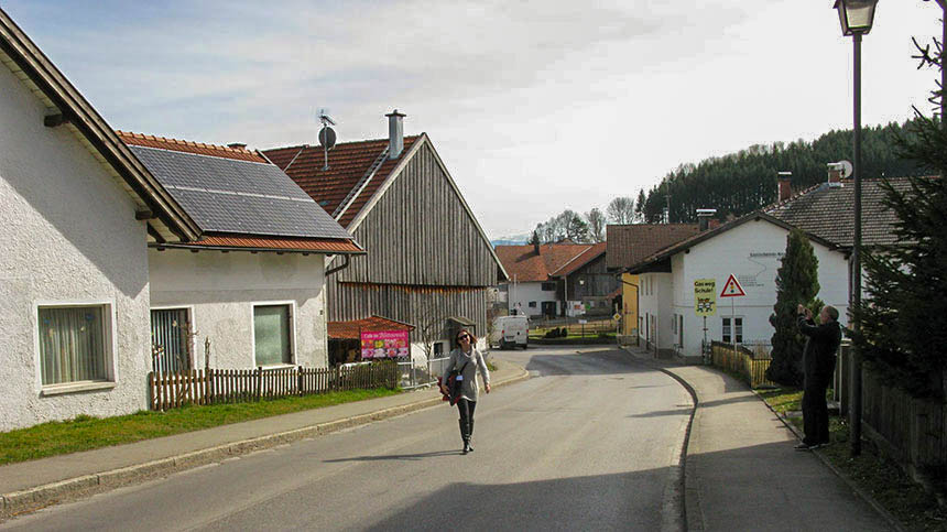 Selo u Bavarskoj, drvena staja u centru grada