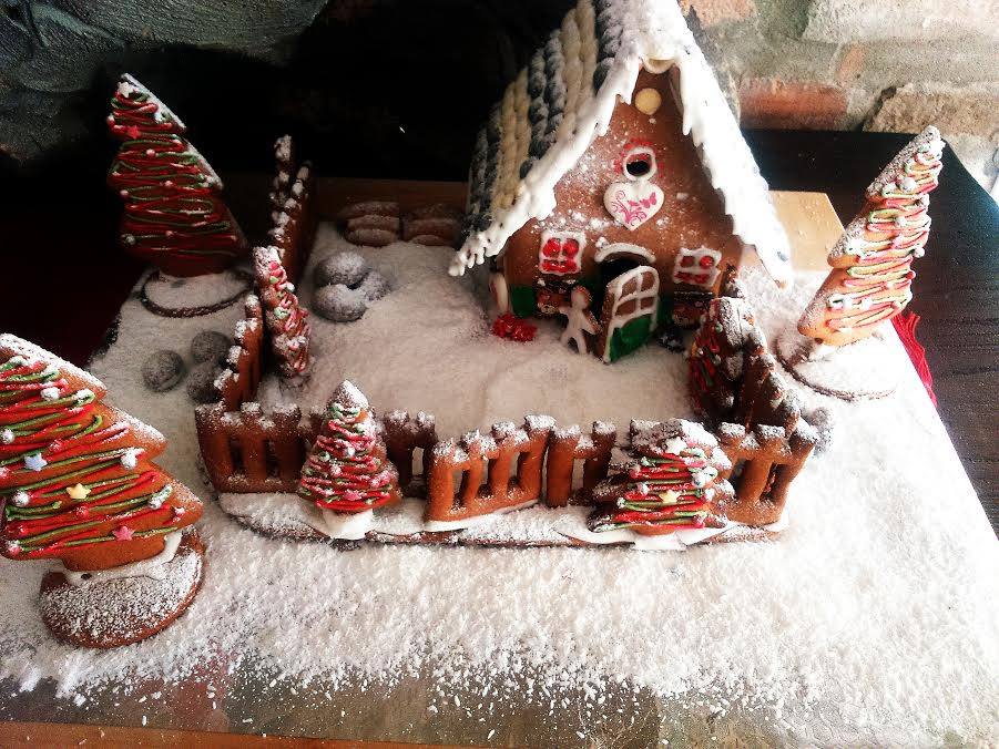 Kućica od medenjaka, domaći gingerbread house