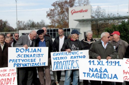 Bivši radnici petrinjskog Gavrilovića na prosvjedu ispred tvornice 